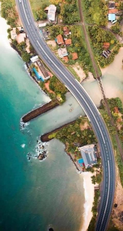 Goviyapana Beach Hotel Ahangama Eksteriør bilde