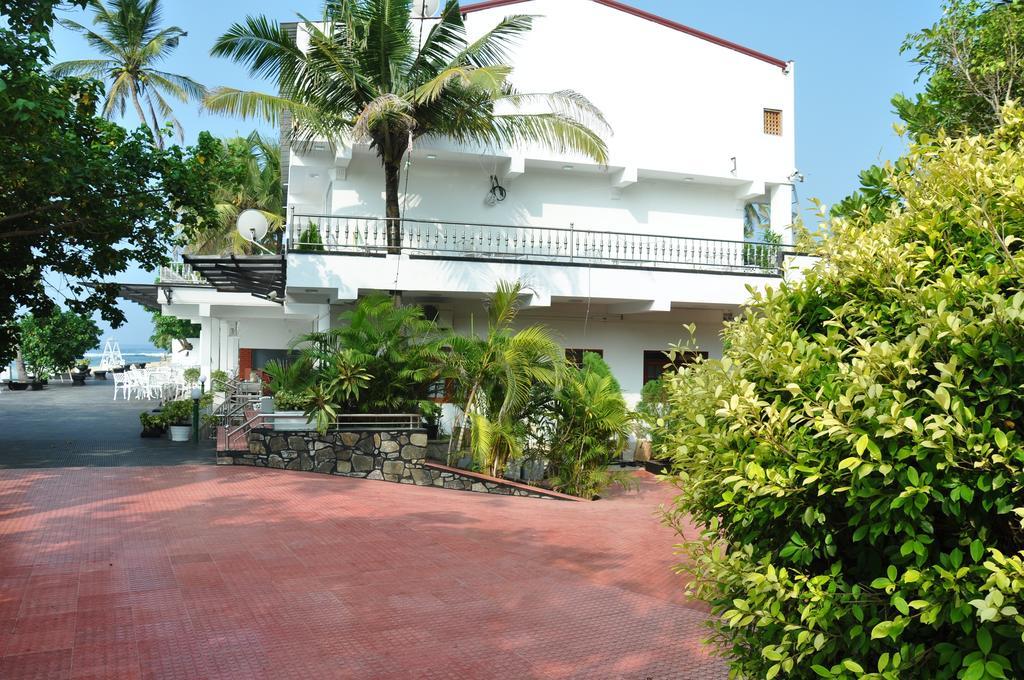 Goviyapana Beach Hotel Ahangama Eksteriør bilde